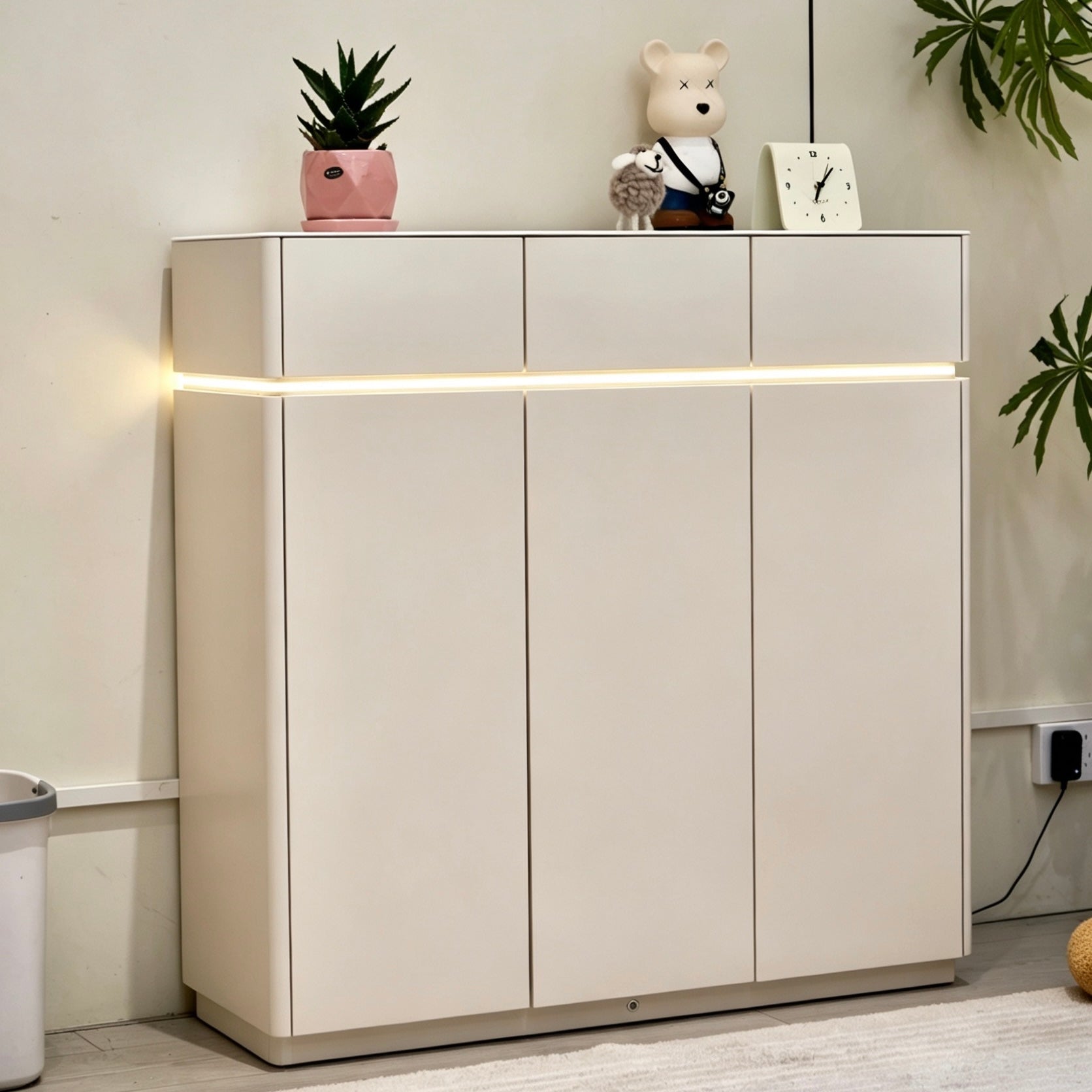 JUOL Living Halo Three Doors Shoe Cabinet